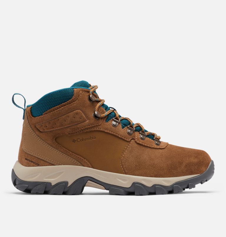 Columbia Newton Ridge™ Plus II Suede Waterproof Men's Hiking Boots Light Brown | CNS271HQ